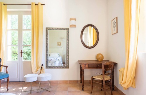 Salon-de-Provence Hotel | Mas de Lure