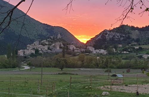 Montbrun-les-Bains Bed & Breakfast | Mas de Reilhanette