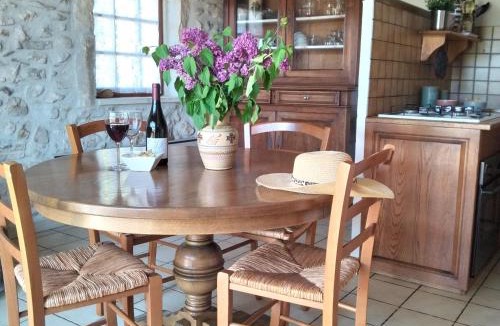 Laval-Saint-Roman House | Mas de Trescouvieux