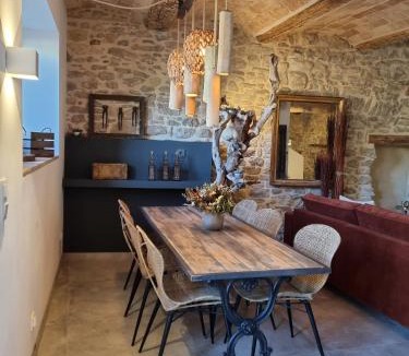 Laudun House | Mas des Aïeux