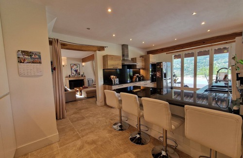 Le Rouret House | Mas des Amis set in Spectacular settings with stunning panoramic views!