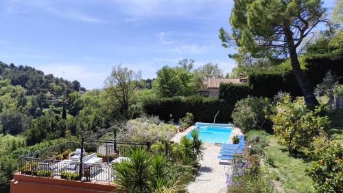 Cabris Bed & Breakfast | Mas des Buscades