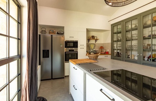 Gramont Villa | Mas des Coteaux. 5 star quiet Villa. Panoramic view, private pool,kids play area