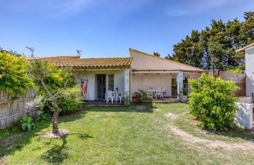 Saintes-Maries-de-la-Mer House | Mas des Cypres-Ensemble de 4 Mazets