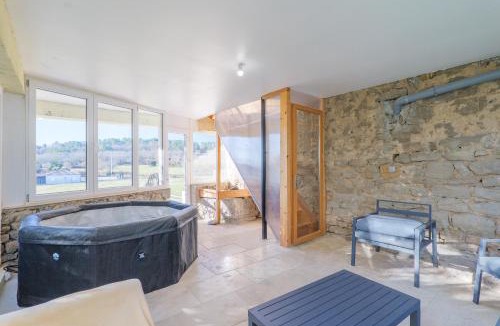 Laurac-en-Vivarais House | Mas Des Genêts