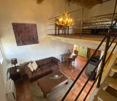 Sabran Apartment | Mas des Pelissiers Chambre 1 & Table d'hote