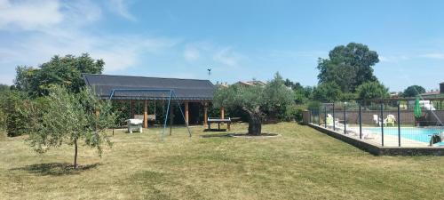 Laurac-en-Vivarais House | Mas du droulet piscine chauffée