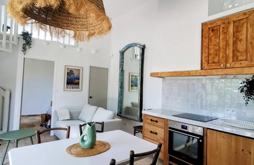Meynes Other | Mas en pierre, piscine et jardin privés, 2ch, 5 pers, 10min du Pont du Gard
