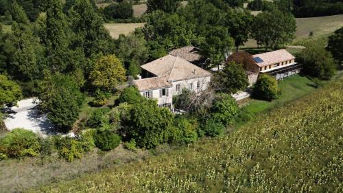 Montcuq-en-Quercy-Blanc Apartment | Mas Labrugade