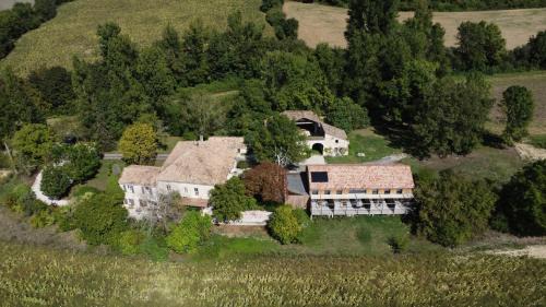 Montcuq-en-Quercy-Blanc Apartment | Mas Labrugade