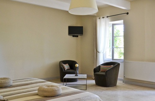 Saint-Andiol Bed & Breakfast | Mas Le 7 - Octavie- 2 (basic rate) to 4 people