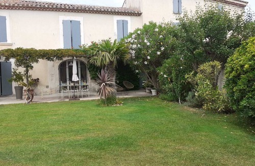 Caumont-sur-Durance Bed & Breakfast | Mas le Pré du May