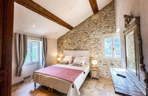 Saint-Etienne-du-Gres Hotel | Mas Leblanc des Alpilles