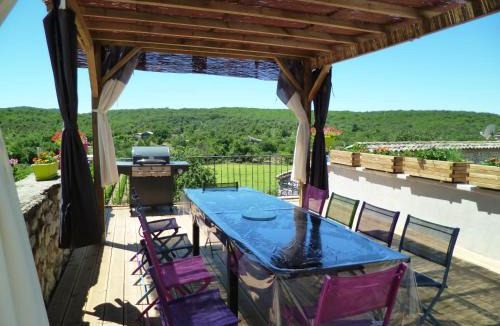 Brujas Bed & Breakfast | Mas les Dolmens Chambres et table d'hôtes