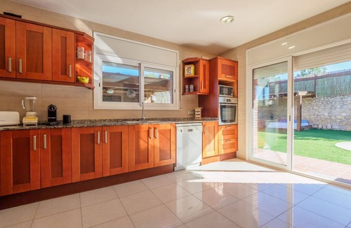 Olivella Ski Chalet | Mas Mestre - elegant and spacious villa near Sitges for up to 8 guests