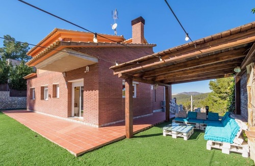 Olivella Ski Chalet | Mas Mestre - elegant and spacious villa near Sitges for up to 8 guests