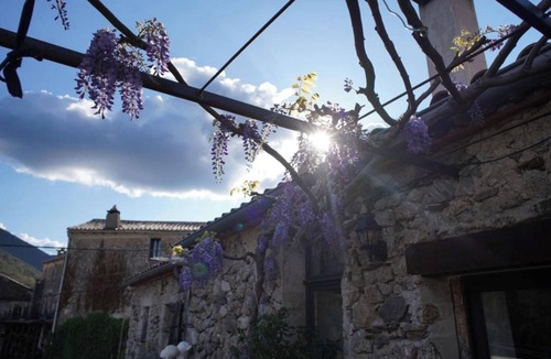 Valleraugue Apartment | Mas Montet Chez Raphael with Shared Pool, Wi-Fi and Air Conditioning