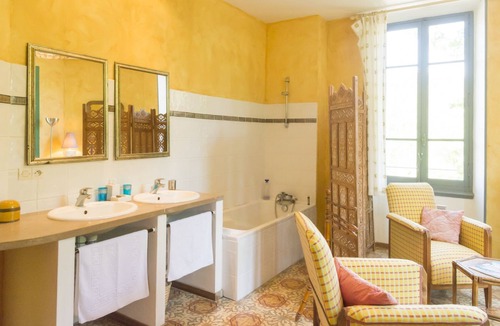Cascastel-des-Corbieres Bed & Breakfast | Mas Montluzia