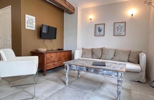 Oms Apartment | Mas Picagnol