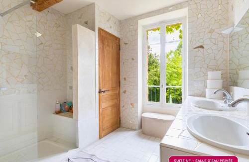 Bedarrides Villa | Mas provençal - Idéal familles & amis - Avec piscine privée, jacuzzi exclusif et 3 suites - Appartement indépendant 8 voyageurs et plus - Avignon & Châteauneuf-du-Pape - Parking privé gratuit