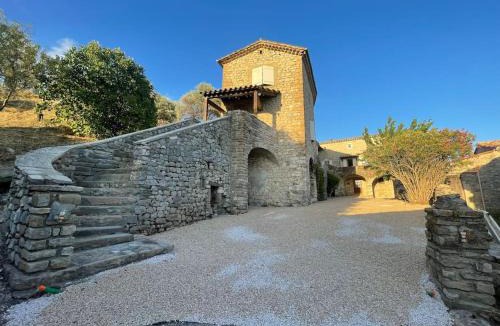 Saint-Just-et-Vacquieres House | Mas SOGUSTHENNA