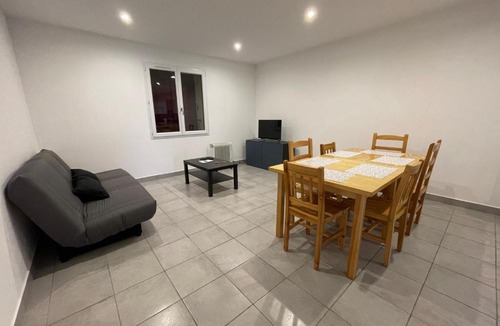 Marsillargues Apartment | Mas Tamariguieres