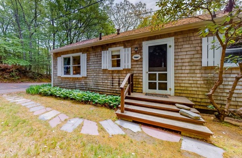 Mashpee Cottage | Mashpee Heaven Lake front