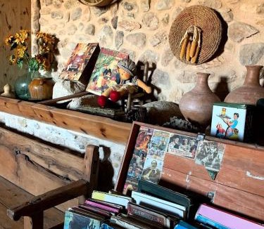 Monroyo House | Masia de la Serra de la Cogulla