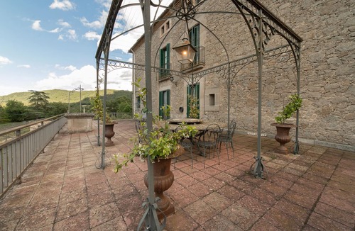 Santa Maria de Merles Cottage | Masia Escrigas Organic Farm