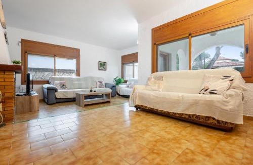 Les Tres Cales Villa | Masia Llacuna