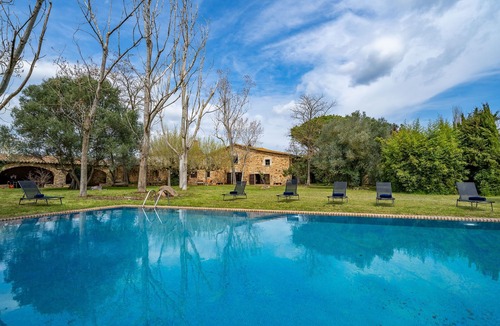 Llagostera Villa | Masia Marco | Pool BBQ Air Conditioning Stunning Garden Ideal for Large Groups