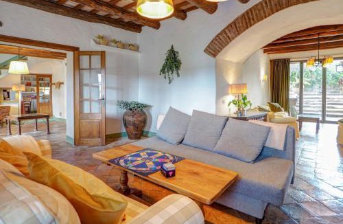 Sant Pere de Ribes Villa | Masia Palou Alt by Hello Homes Sitges