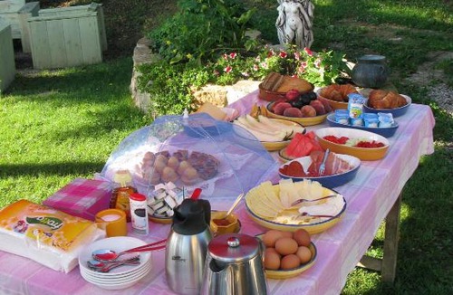 Besalu Bed & Breakfast | Maspitra B&B