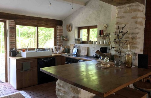 Saint-Georges-sur-la-Pree House | Massages du Monde