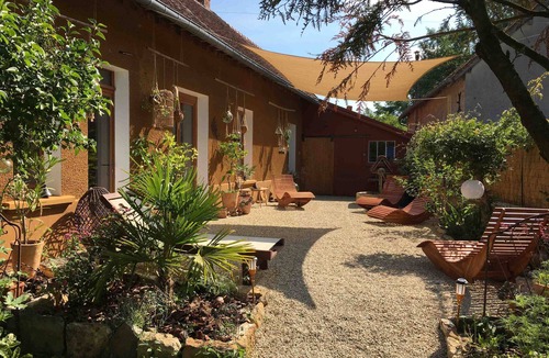 Saint-Georges-sur-la-Pree House | Massages du Monde