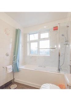 Brondesbury Park Villa | Massa