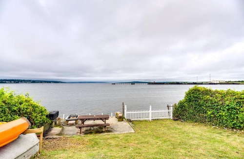 Somerset House | Massachusetts Vacation Rental 5 Mi to Fall River