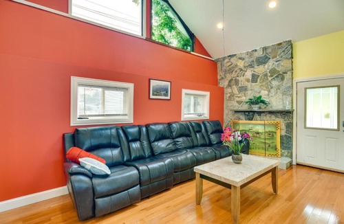 Somerset House | Massachusetts Vacation Rental 5 Mi to Fall River