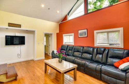 Somerset House | Massachusetts Vacation Rental 5 Mi to Fall River