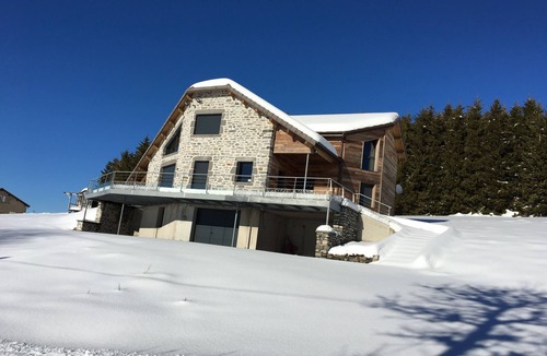 Chaudeyrolles Villa | Massif Central gîte at the foot of the Mézenc. Family vacations in the heart of nature