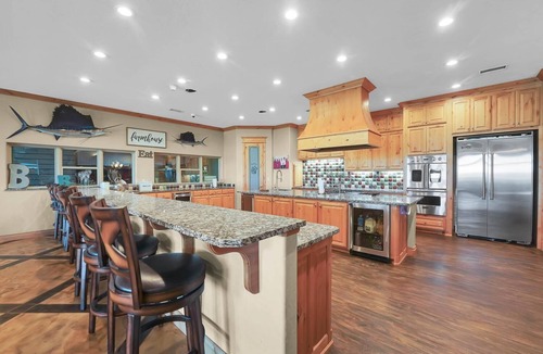 Elk City House | Massive 17,000 sqft 7-bedroom barn in beautiful Elk City.