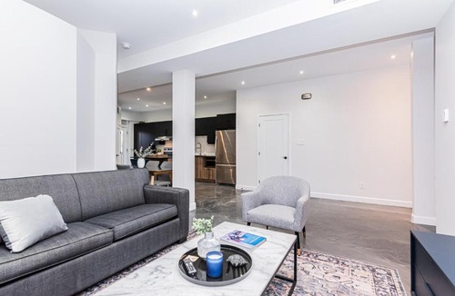 Plateau Mont Royal Apartment | Massive 3 bedroom apartment in the hearth of Le Plateau by DenStays