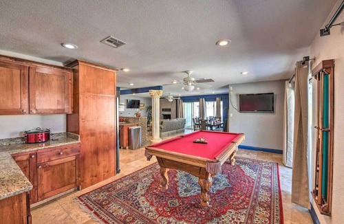 Glen Heather Estates House | Massive 3 bedroom close to the strip!