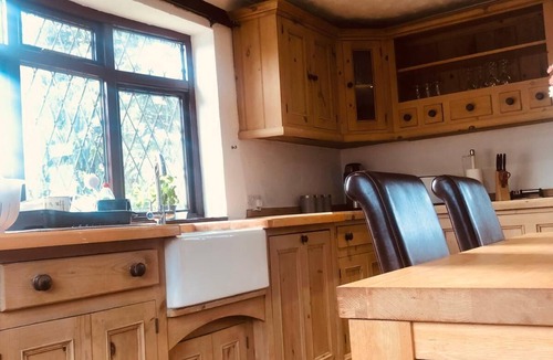 Yaxley House | Massive 4 bed with countryside views in Peterborough