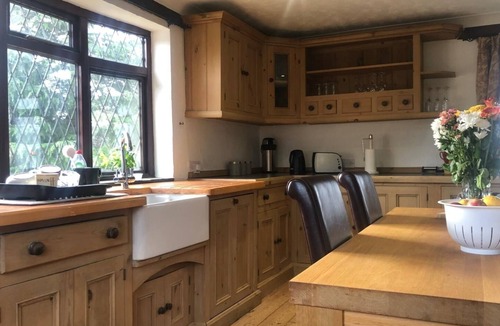 Yaxley House | Massive 4 bed with countryside views in Peterborough