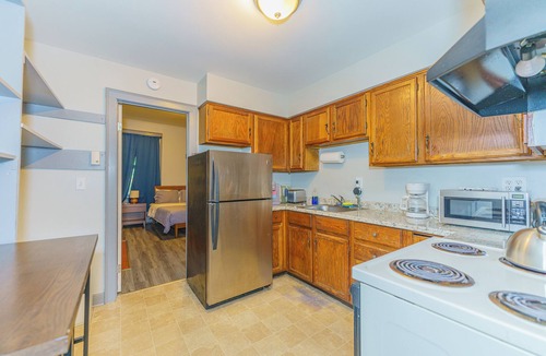 Albany House | Massive 5BD/4BA 3-Story Duplex @ Downtown Albany