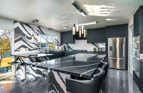 Groveland House | Massive 8 bedroom on the lake!