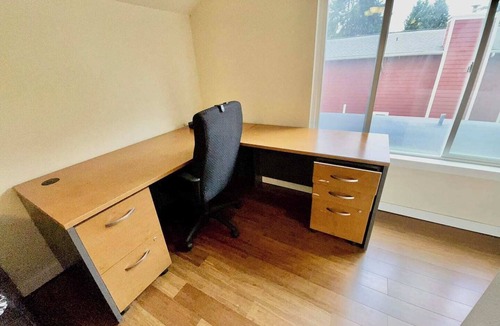 Haller Lake House | Massive 8BR/3BA Seattle Home | 2 Kitchens, A/C, Yard | Perfect for Groups