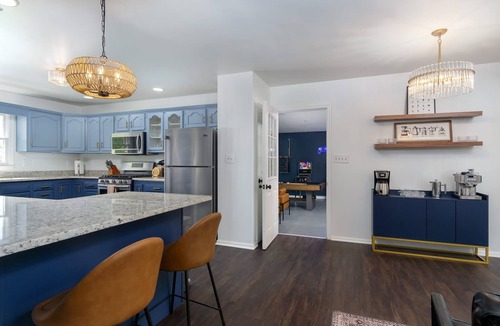 Weaverville House | Massive Asheville Compound~A Memorable Experience