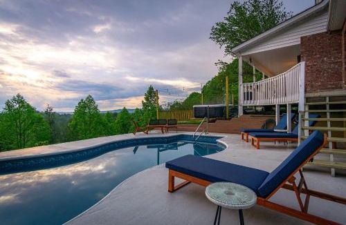 Weaverville House | Massive Asheville Compound A Memorable Experience